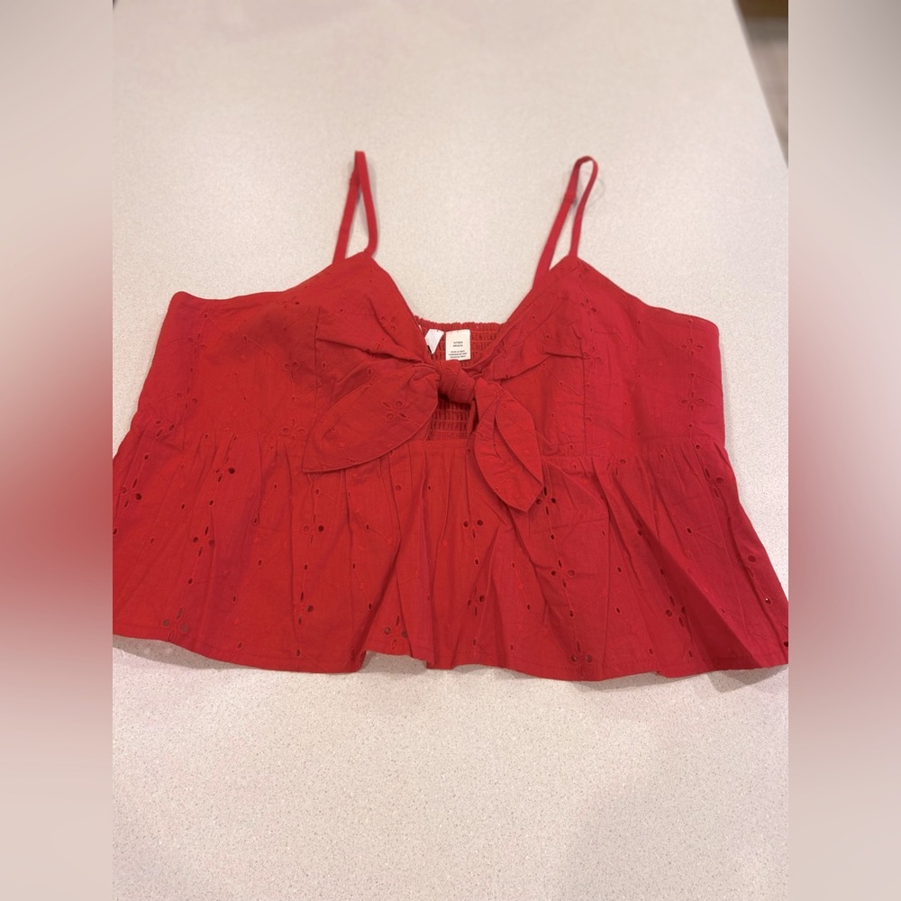Roxy cropped Red eyelet tank size XL🌹
